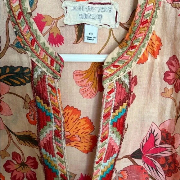 Johnny Was Embroidered Floral Blouse Women’s size XS - Picture 3 of 7